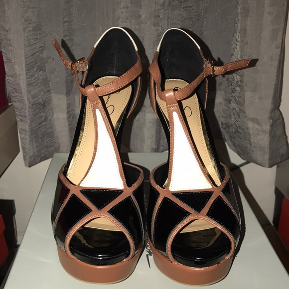 Brown, black & white open toe strappy heel - Picture 2 of 3